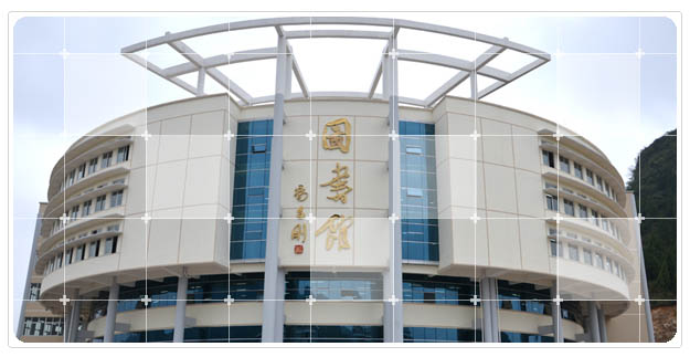 铜仁职业技术学院是2002年6月经贵州省人民政府批准,由铜仁地区农业学校(原国家级重点中专)、铜仁地区卫生学校、铜仁地区财政学校、铜仁商业职工中等专业学校、铜仁地区高级职业技术学校组建成立的一所公办全日制普通高等职业学院。学院历史可追溯到1938年,在七十五年的发展历程中,为铜仁市乃至贵州省经济发展培养和输送了数以万计的各类专业技术人才。 铜仁职院始终坚持走“质量立院和人才强院”之路。现有12个二级办学分院,面向全国26个省、市、自治区招生,开设38个高职专业,有教职工635人,